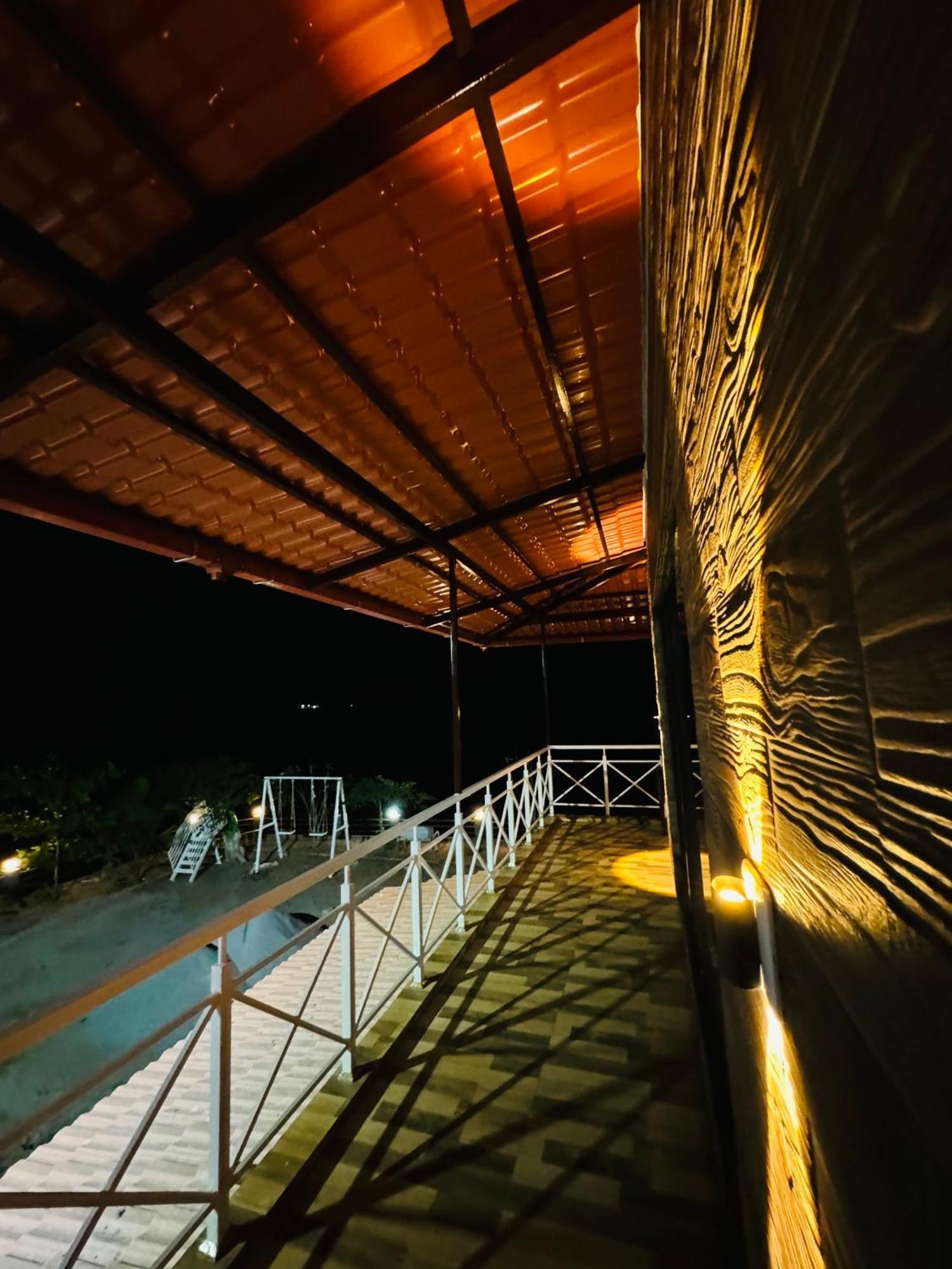 The Glasswater By The Backwater Homestay Kalyānpur Buitenkant foto