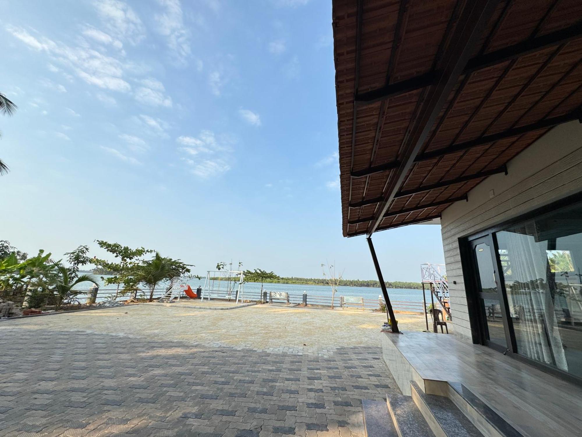 The Glasswater By The Backwater Homestay Kalyānpur Buitenkant foto