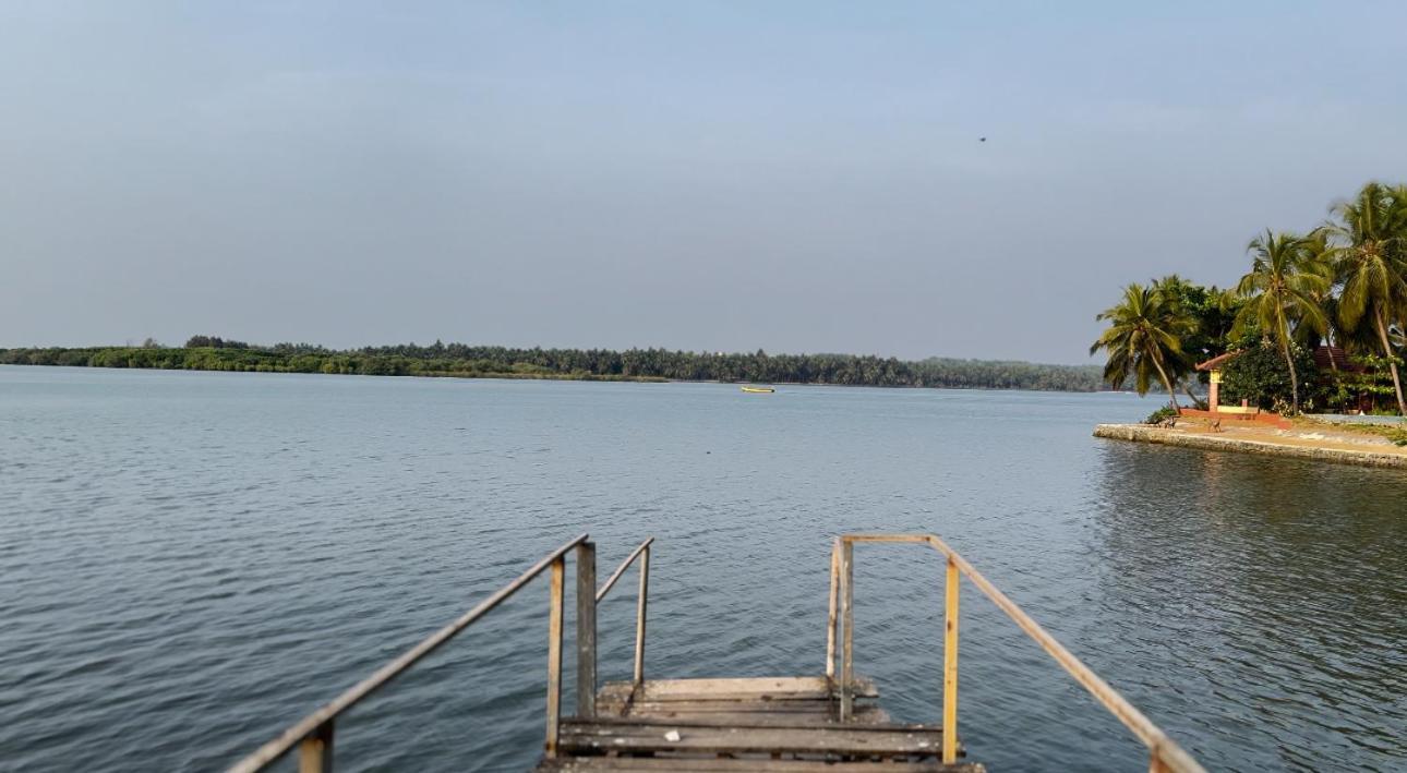 The Glasswater By The Backwater Homestay Kalyānpur Buitenkant foto